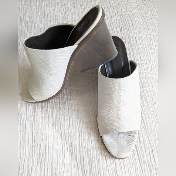 COCLICO Size 40 Sandals - Picture 2 of 9